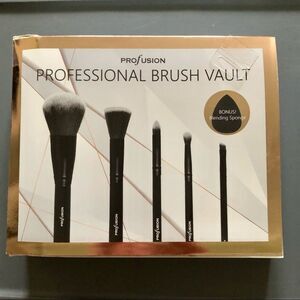 Profusion Professional Brush Vault Set NWT